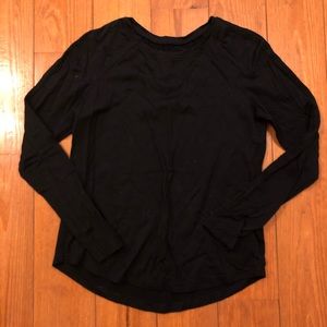 Black long sleeve lululemon shirt